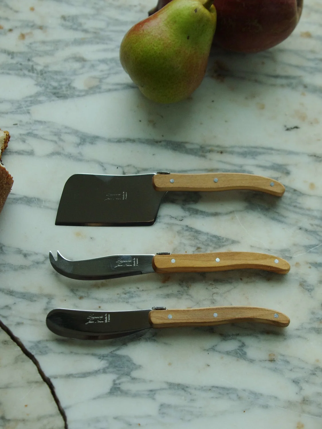 Laguiole 3 Piece Mini Cheese Utensil Set, Olivewood in Wood Box with Acrylic Lid - Image 5
