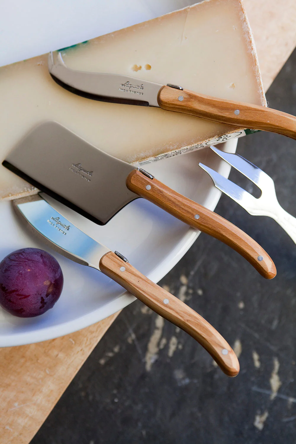 Laguiole 3 Piece Mini Cheese Utensil Set, Olivewood in Wood Box with Acrylic Lid - Image 7