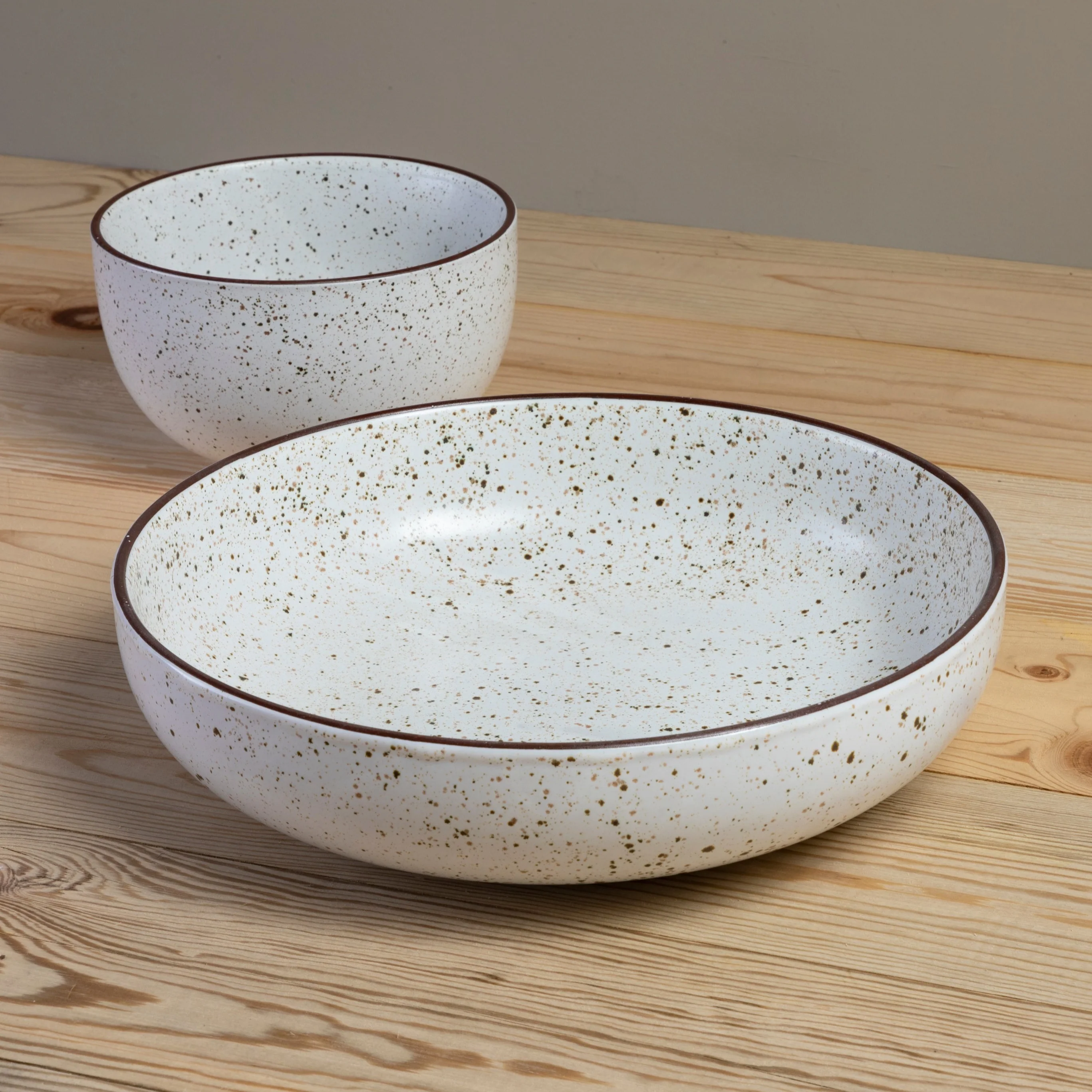 Madden Medium Serving Bowl - Image 5