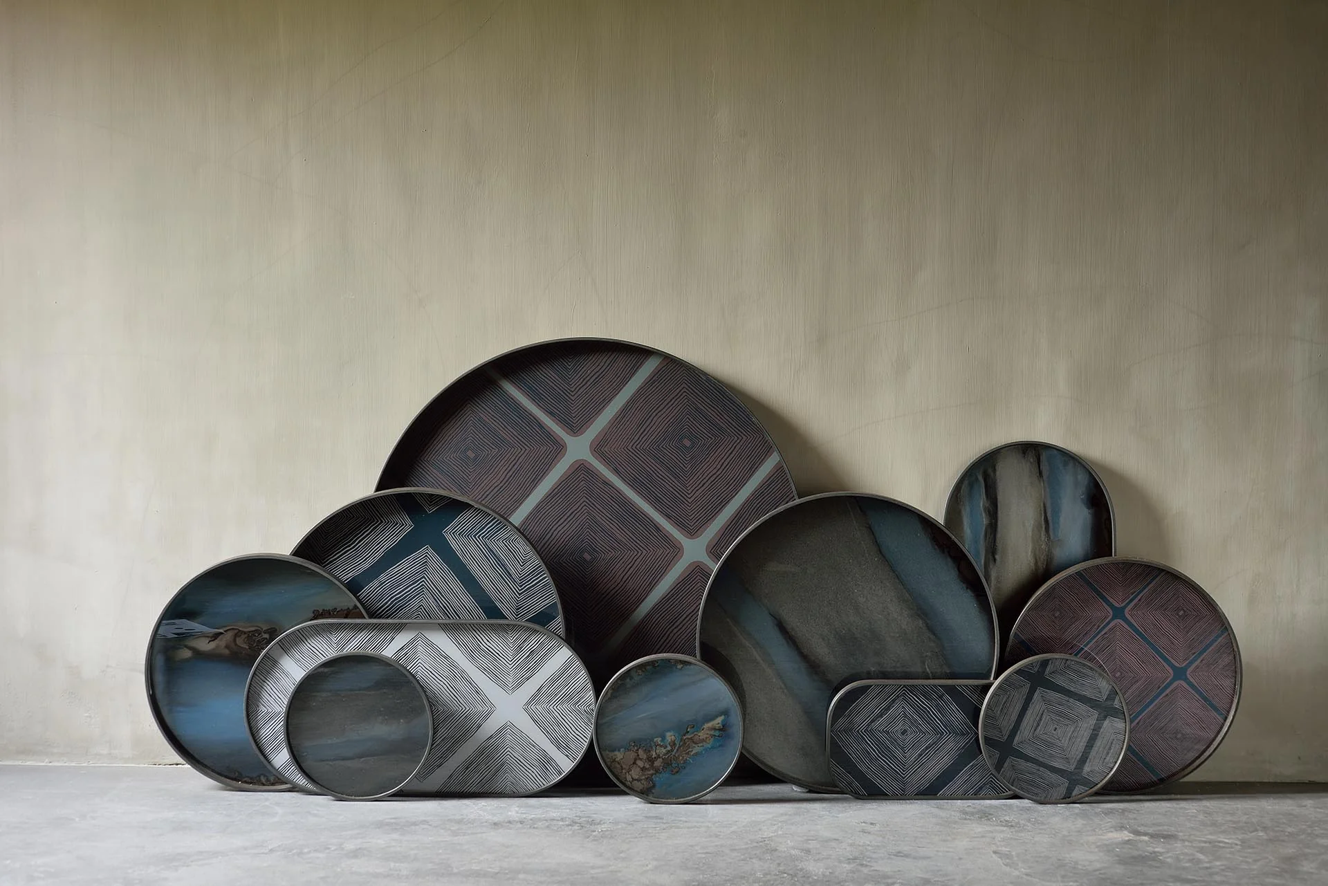 Round Glass Organic Tray, Slate - Image 5
