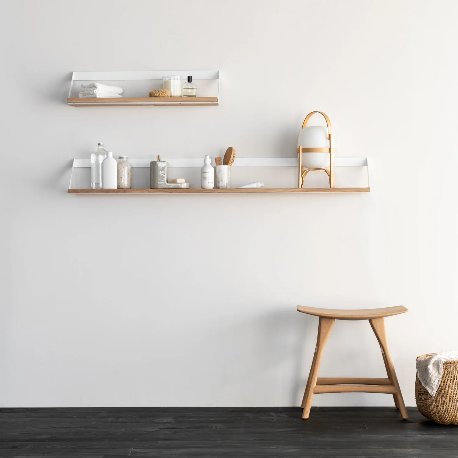 Ribbon Solid Oak Shelf with White Metal, 27.5"